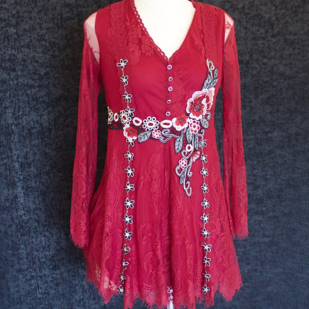🌹🌺 Red/Magenta Floral Blouse 🌹🌺